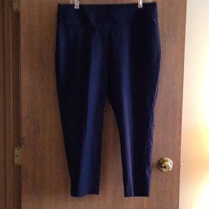 LADIES APT. 9 BRYNN NAVY CAPRIS.